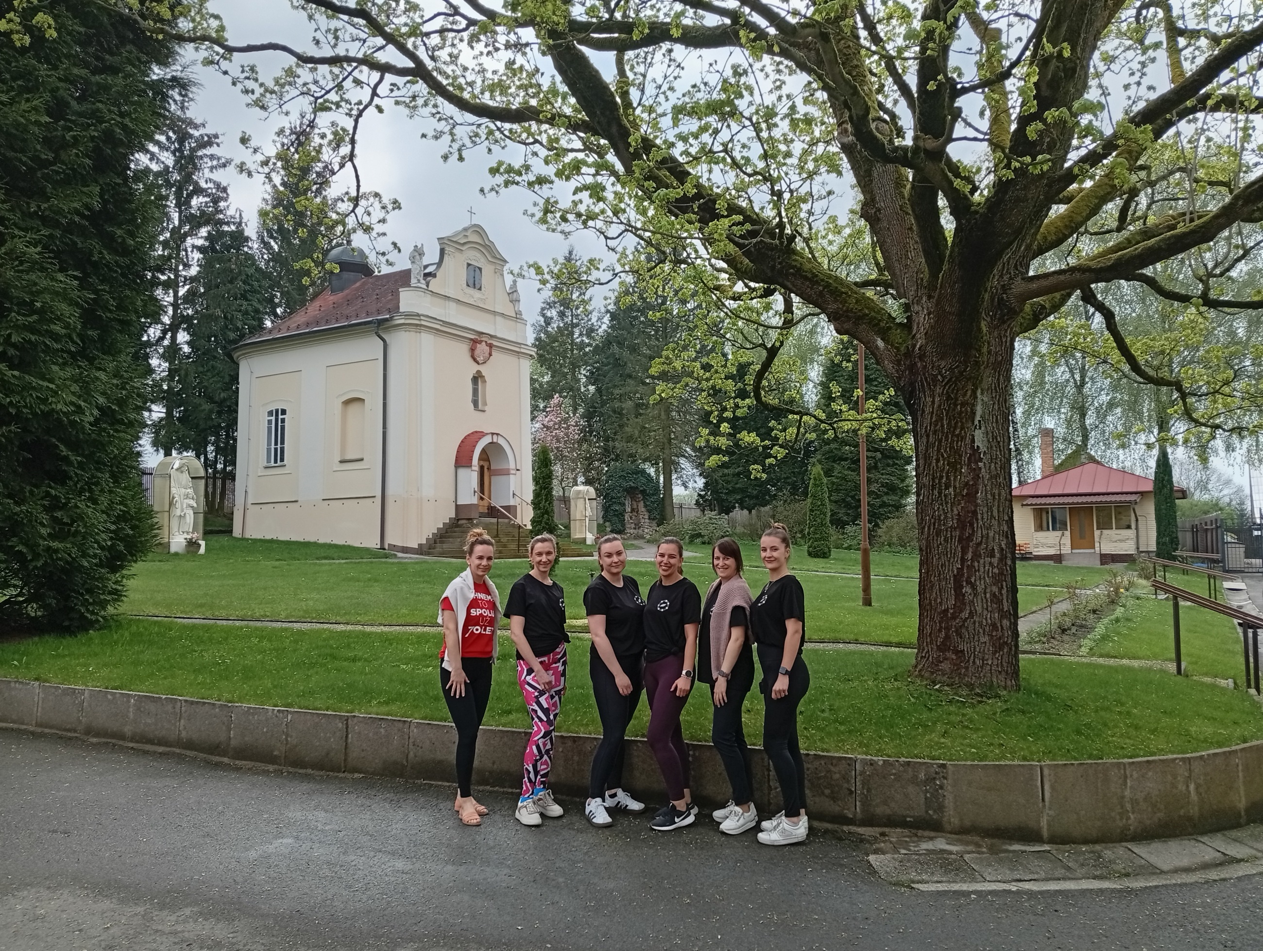  CHARITNÍ DOMOV MENDRYKA – MYTÍ OKEN 24.04.2025
